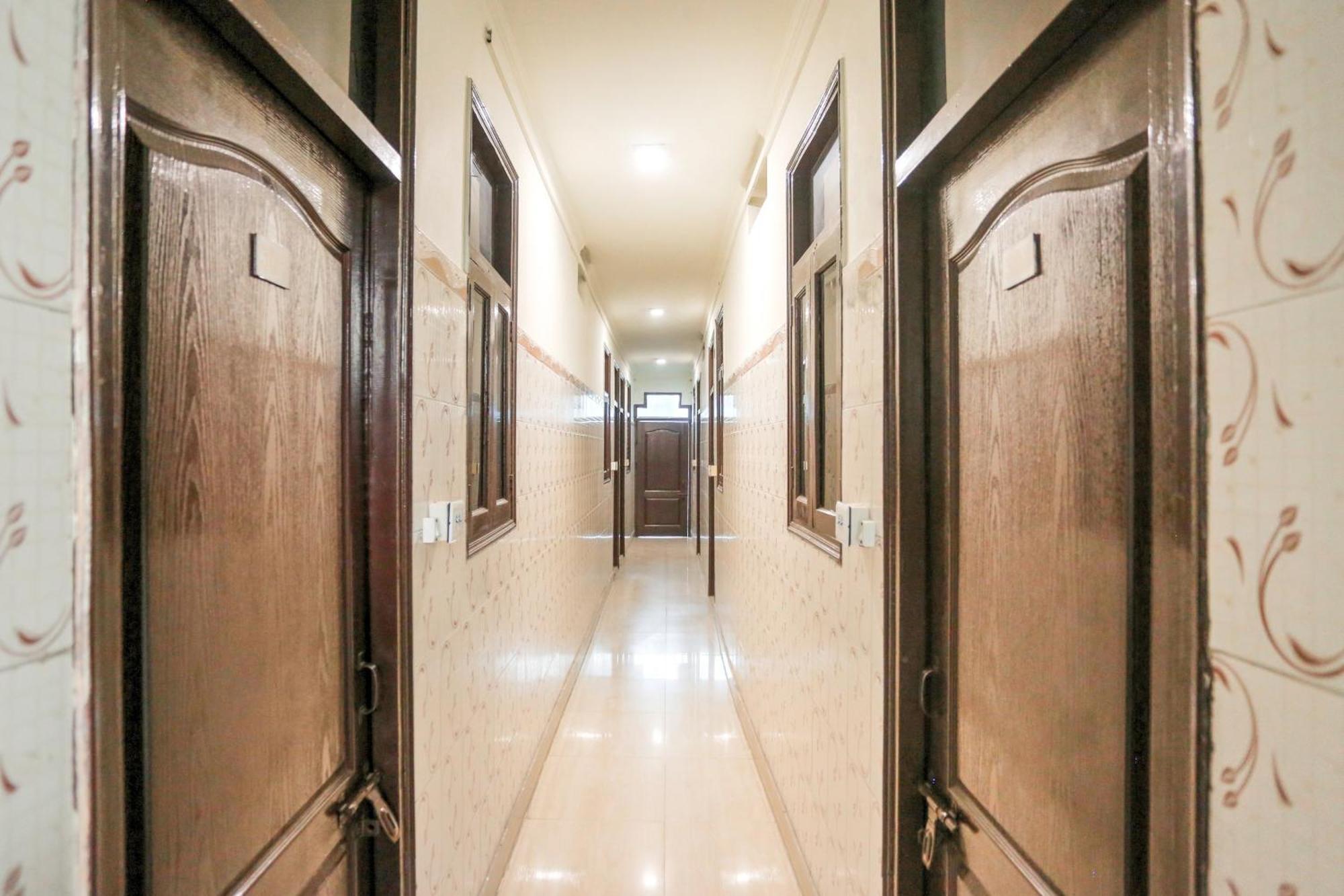 Hotel O Shri Sai Guest House Delhi  Ngoại thất bức ảnh